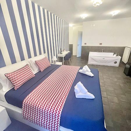 Yacht Club Angioino Hotel Napels Buitenkant foto