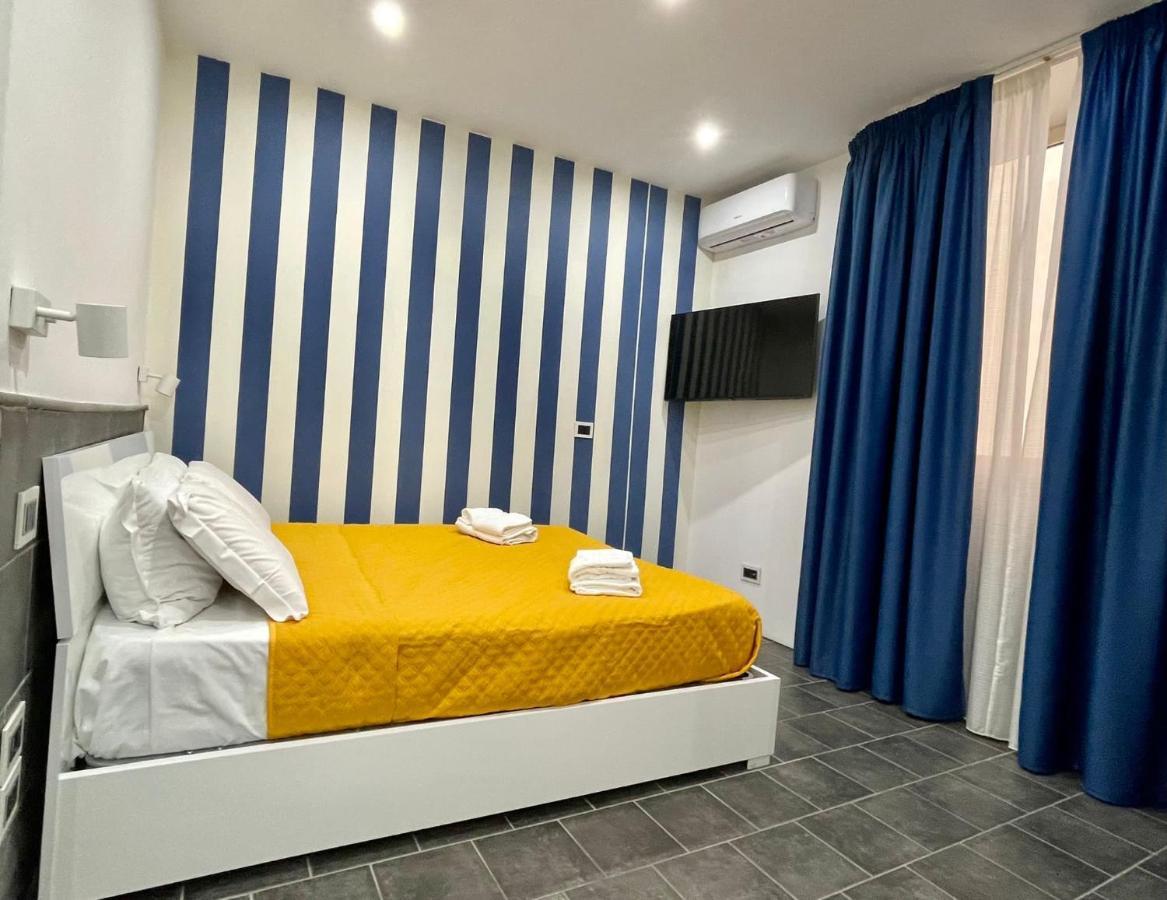 Yacht Club Angioino Hotel Napels Buitenkant foto