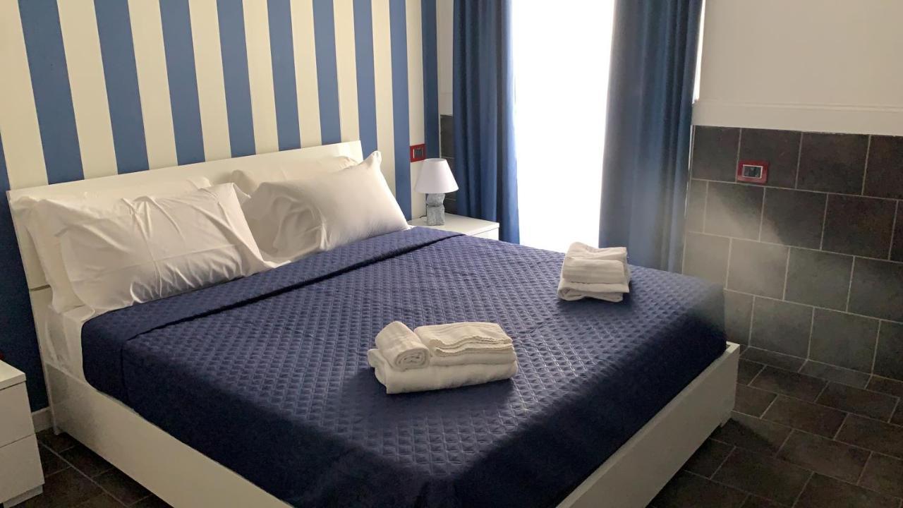 Yacht Club Angioino Hotel Napels Buitenkant foto