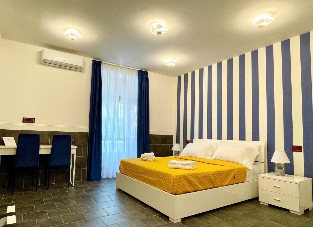 Yacht Club Angioino Hotel Napels Buitenkant foto