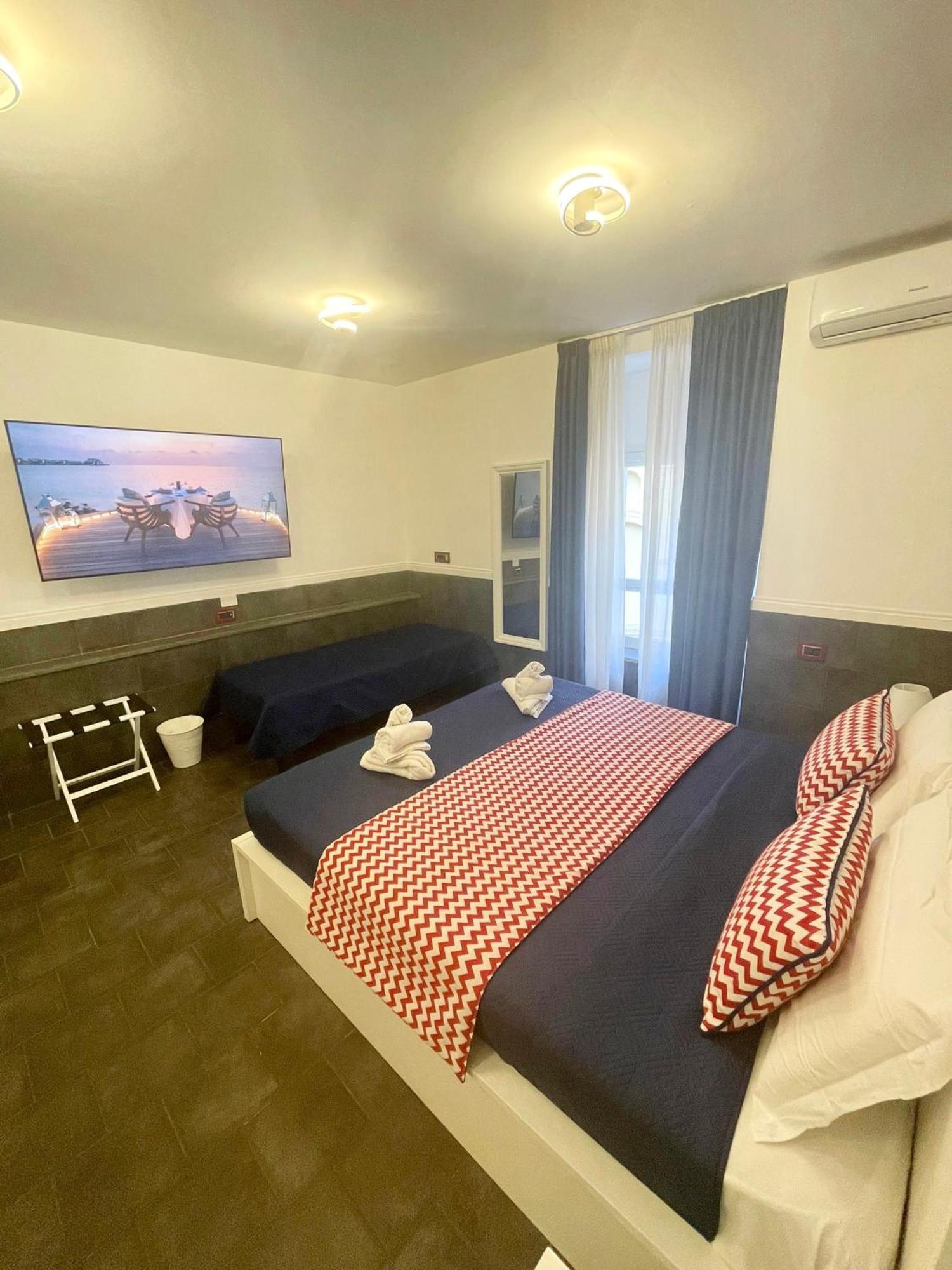 Yacht Club Angioino Hotel Napels Buitenkant foto